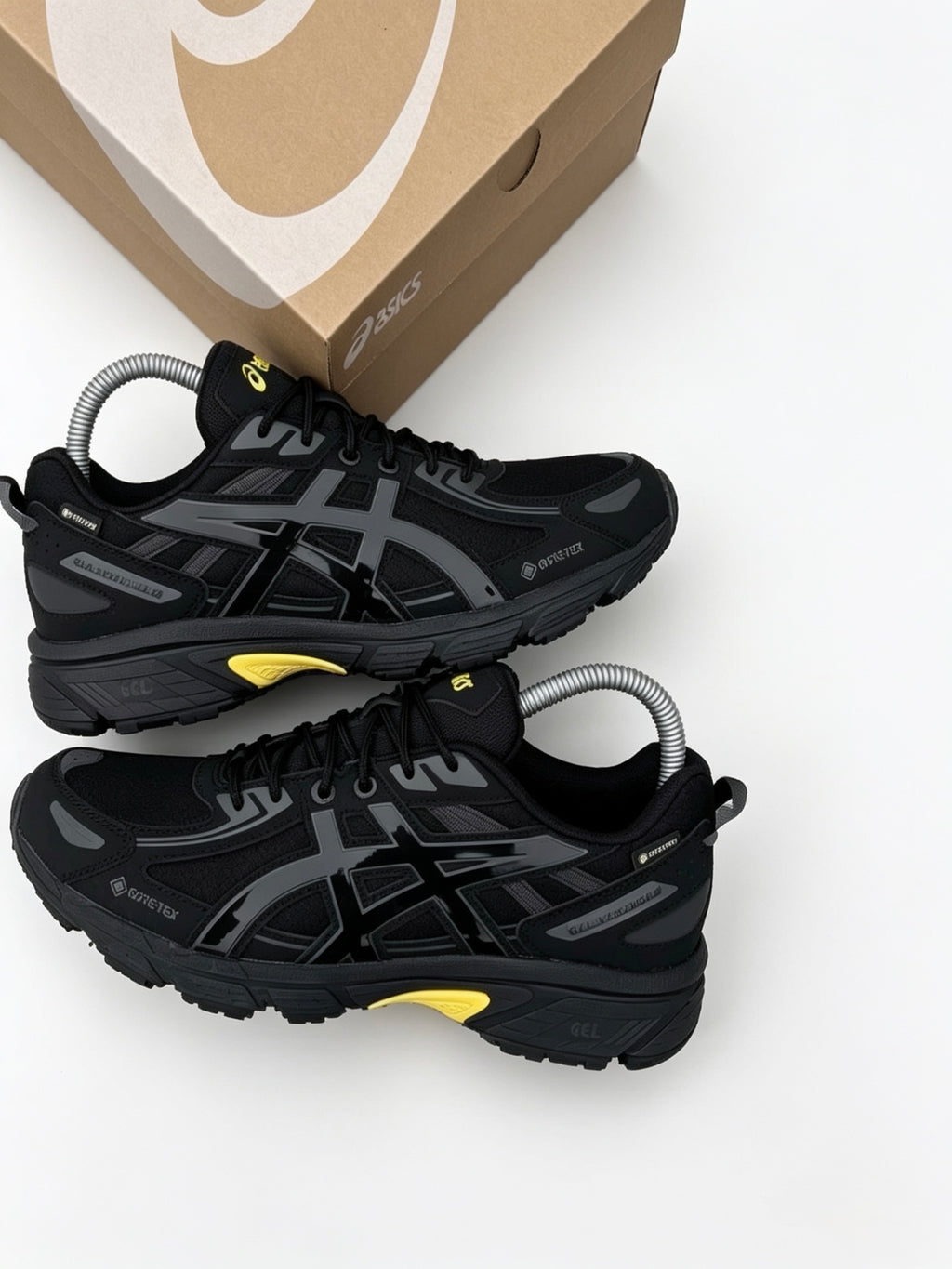 ASICS Gel-Venture 6
GORE-TEX